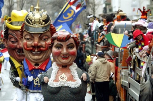       (Rosenmontagszug)