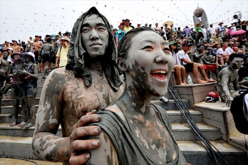     (Boreyong Mud Festival)    