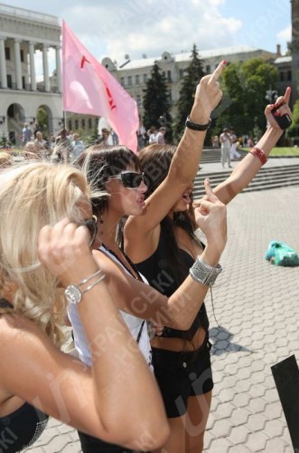 oe  Femen    (36 )