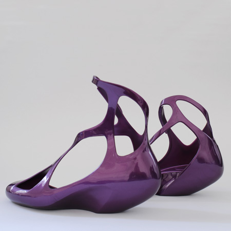     (Zaha Hadid)  Melissa