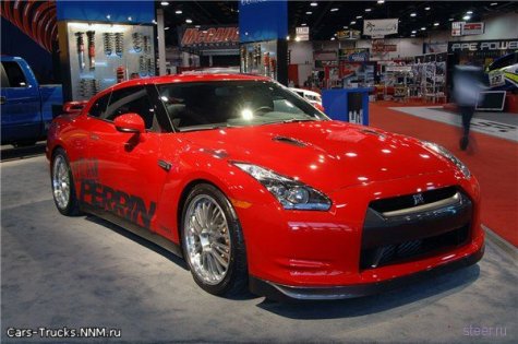 SEMA 2008. Nissan GT-R  Dodge Challenger