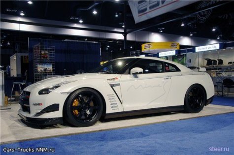 SEMA 2008. Nissan GT-R  Dodge Challenger