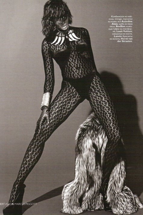   (Naomi Campbell)  Vogue  2008