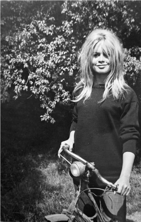 Brigitte Bardot and the Original Paparazzi